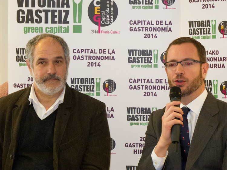 Javier Maroto alcalde de la villa Vitoria-Gasteiz y Andoni Zubizarreta