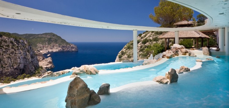 infinity_pool_hacienda