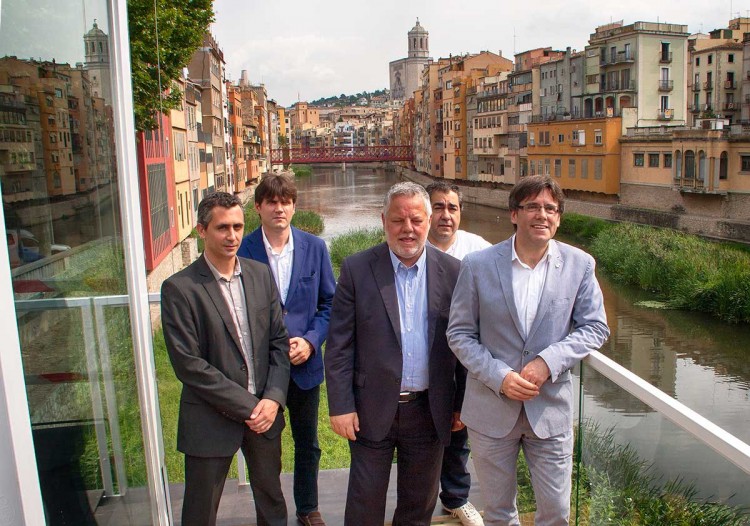 Enric Sucarrats, gerente de El VOL, Carles Puigdemont, alcalde de Girona y Ramón Ramos Gerente del Patronato de turismo Costa Brava Girona
