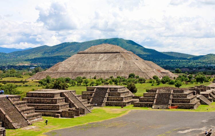 Vestigios arqueológicos de la ciudad azteca de Teotihuacan 