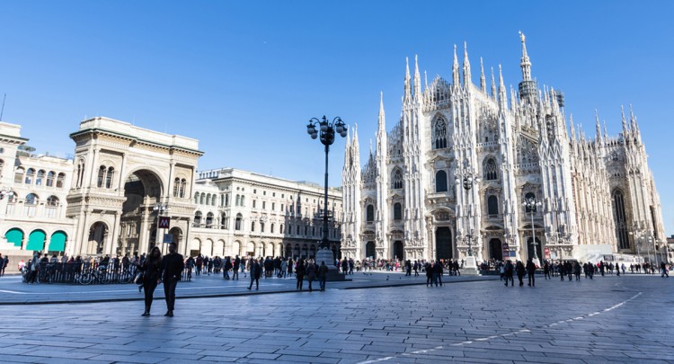 Milán ofrece mucho más al viajero que tiendas de lujo y grandes firmas. El Duomo de la catedral -una joya del gótico italiano