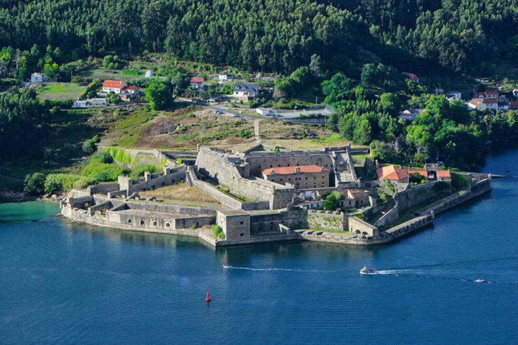 Vista aérea del Castillo de San Felipe en la ría de Ferrol. Foto: O.T.Ferrol.