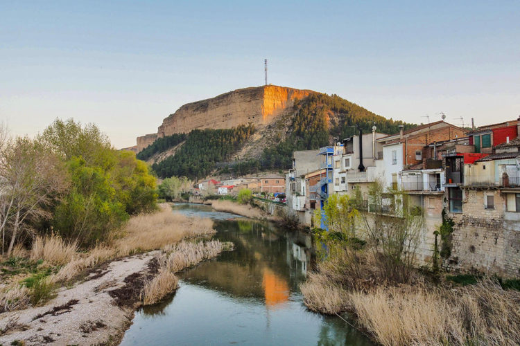 Las Ripas de Ballobar junto la ribera del río Alcandre