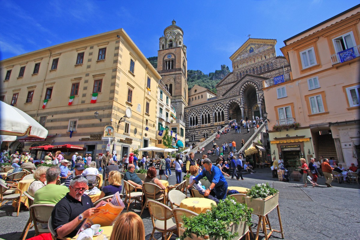 Degustar un Limoncello en una de las terrazas de Amalfi es todo un placer