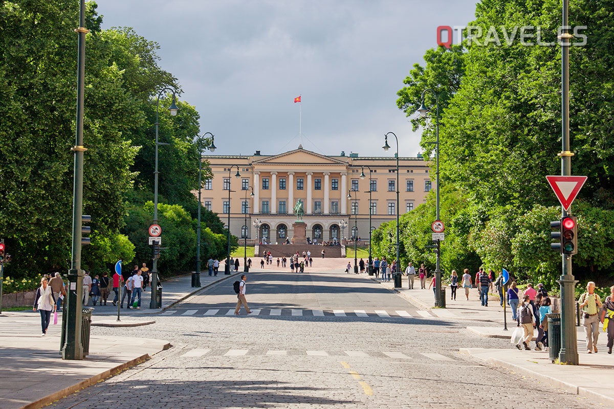 Qué ver y qué hacer en Oslo, visitar el Palacio Real de Oslo