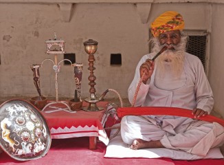 enerable fumando en xixa en Jodhpur