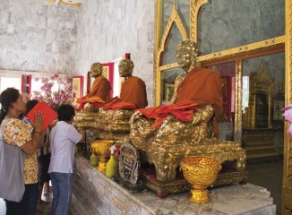 Interior de Wat Chalong