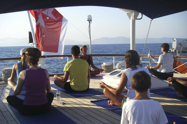  Este verano, descubre una nueva forma de hacer yoga con Star Clippers