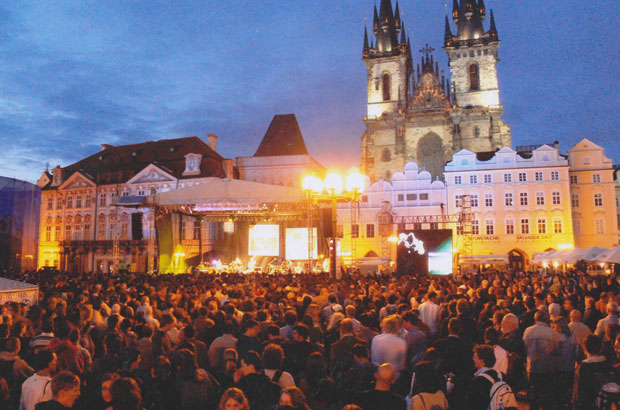  República Checa habla con acordes de Jazz