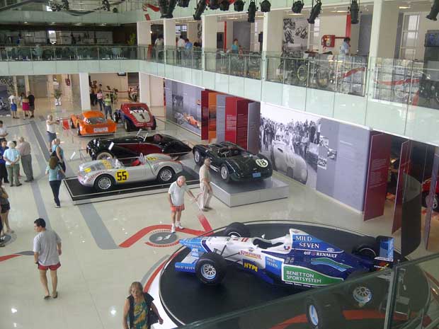  Inaugurado el Museo del Automóvil en Argentina