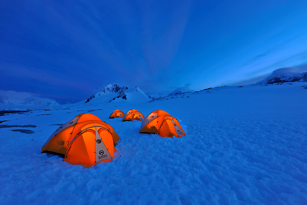  Acampar una noche en  el continente blanco con Hurtigruten
