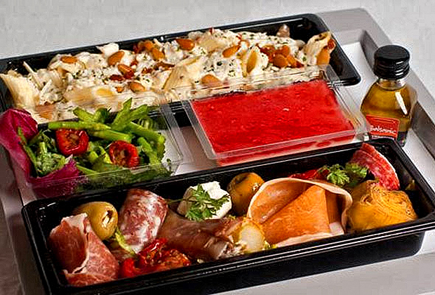 SAS y KLM las aerolíneas que mejor comida ofrecen a sus viajeros