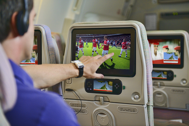 Emirates introduce cuatro canales de televisión en directo en sus aviones