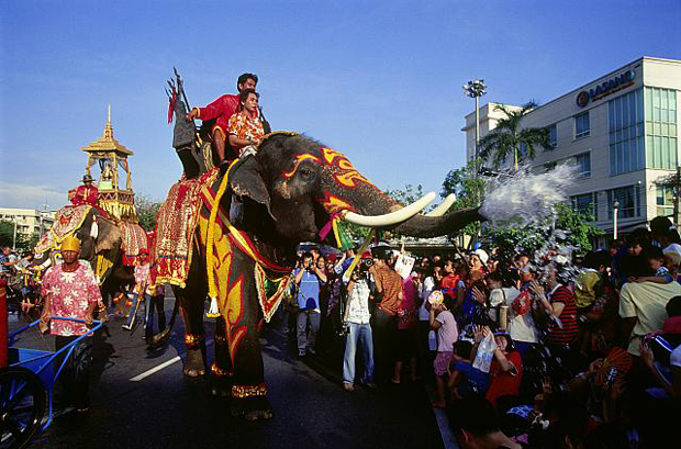El Songkran o Año Nuevo tailandés celebra la llegada del año 2.556.