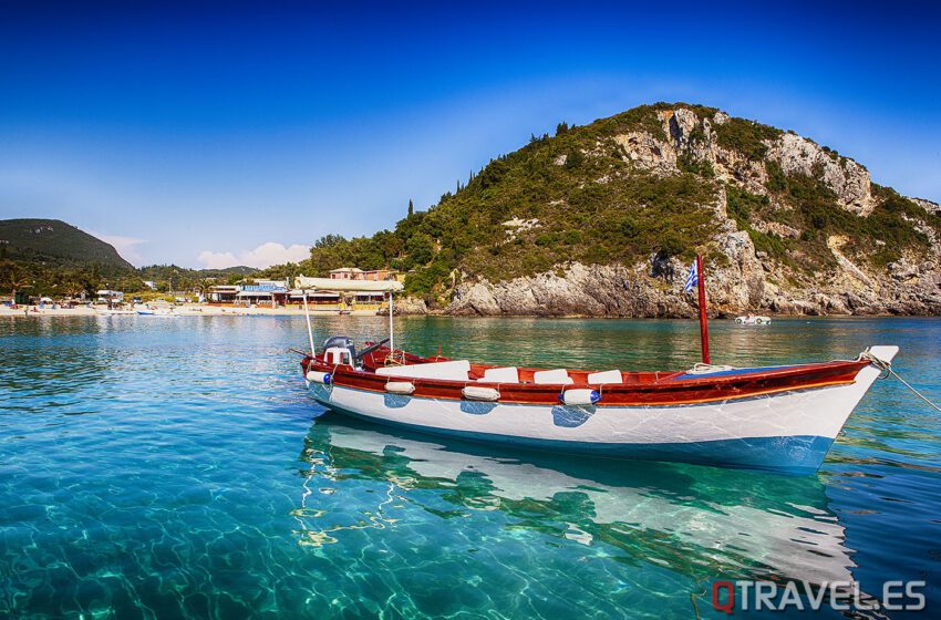  Corfú, el Palacio de Mon Repos y la Playa de Paleokastritsa