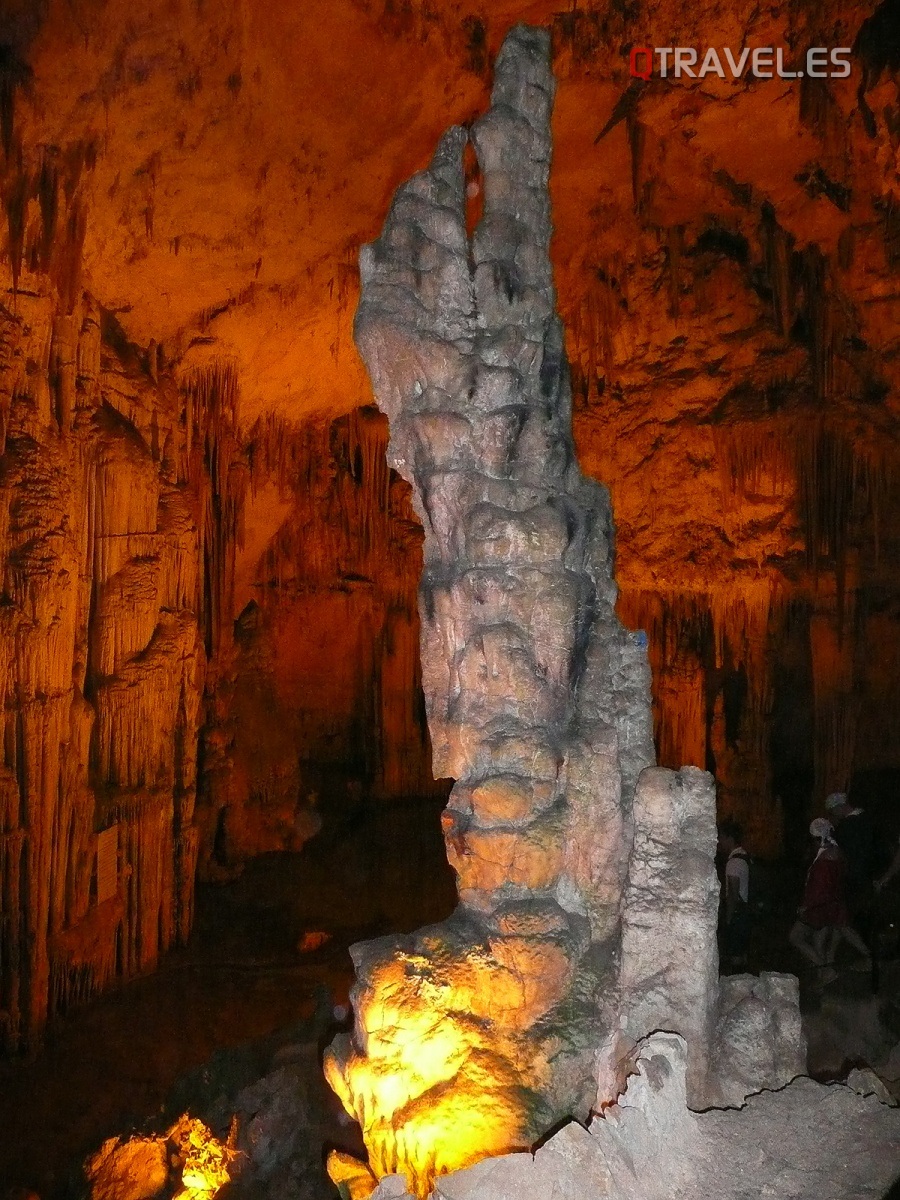 Estalactita en la cueva de Neptuno en el Alguer