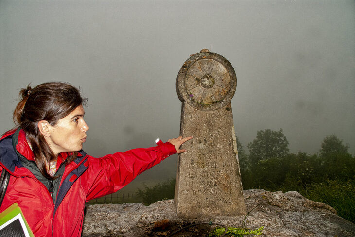 Estela en memoria de los Cataros quemados vivos en este lugar