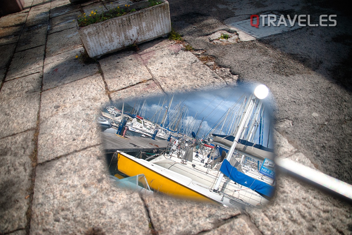 Yates amarrados en el puerto deportivo del Alguer