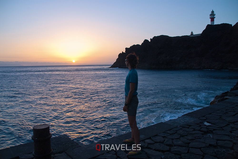 Qué ver y qué cosas hacer en Tenerife, disfrutando de el espectáculo de la puesta de sol en el Faro de Teno