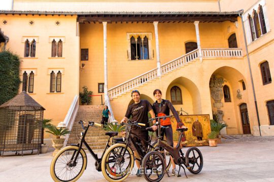 Los representantes de Bikefriendly Palacio Ducal de Gandía