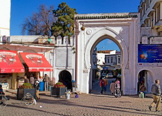 Puerta Bad gahs, entrada natural a la Medina