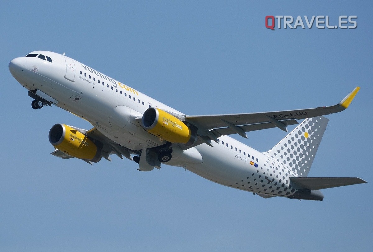Vueling_Airlines_Airbus_A320-232