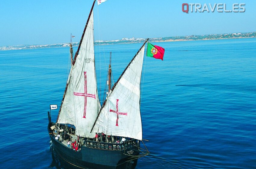  Una carabela recorre el sur de España para promover Algarve