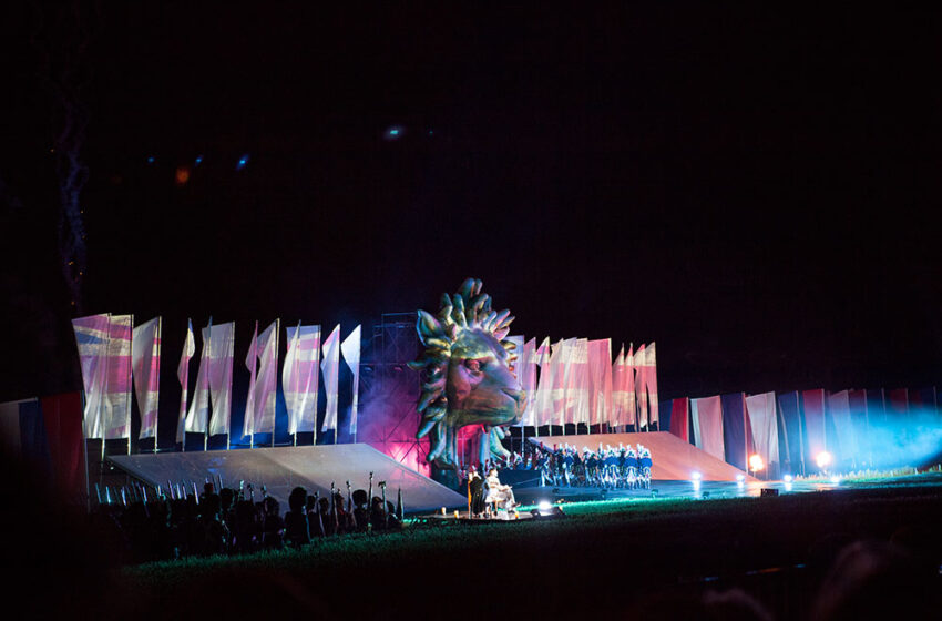  Inferno el espectáculo de apertura del Bicentenario de Waterloo 2015