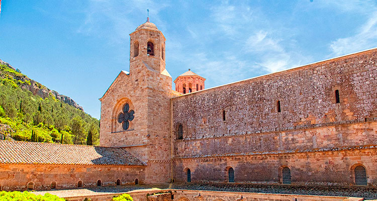  Enoturismo en el Languedoc-Rosellón: La abadía de Fontfroide