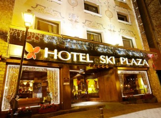 Fachada del Hotel Ski Plaza