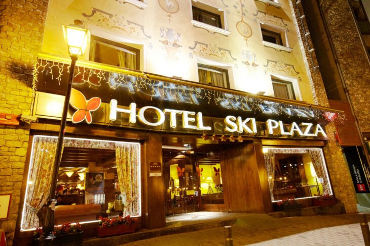 Fachada del Hotel Ski Plaza