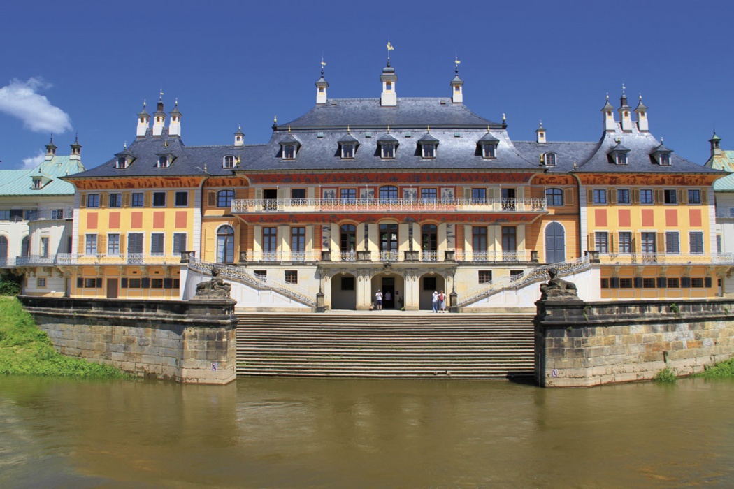 Navegando por el Elba encontramos el Castillo de Pillnitz residencia de los príncipes de Sajonia