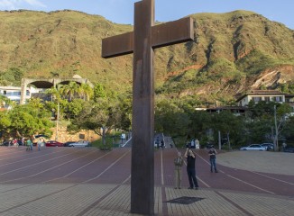 Vista hacia la montaña Plaza del Papa