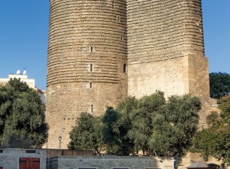 Torre Maiden o de la Doncella construida en el siglo XII