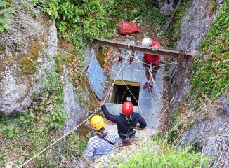 Acceso a la cueva para los visitantes más aventureros
