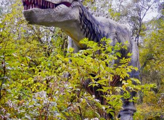 Parque temático de Vulcania paseando entre dinosaurios