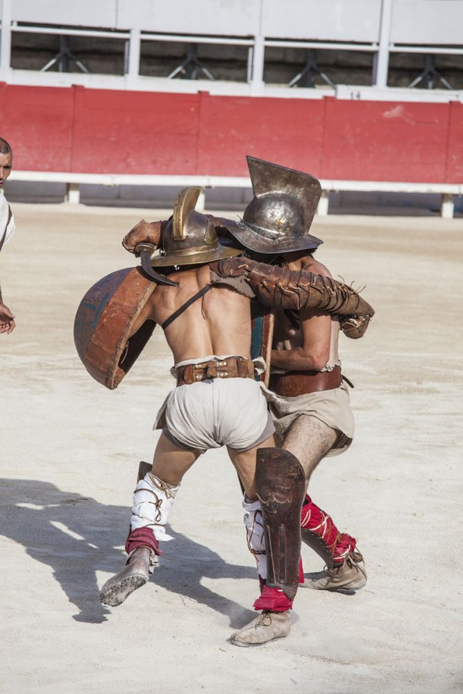 Representación de una lucha entre gladiadores en el anfiteatro de Arlés