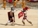 Enfrentamiento de gladiadores en la arena del circo de Nîmes entre un Samnita y un Mirmidon