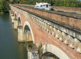 Acueducto Canal de Garona