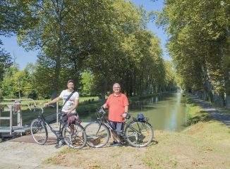 Ruta en bici por el canal de Garona
