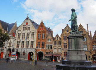 Estatua de Jan van Eyckplein