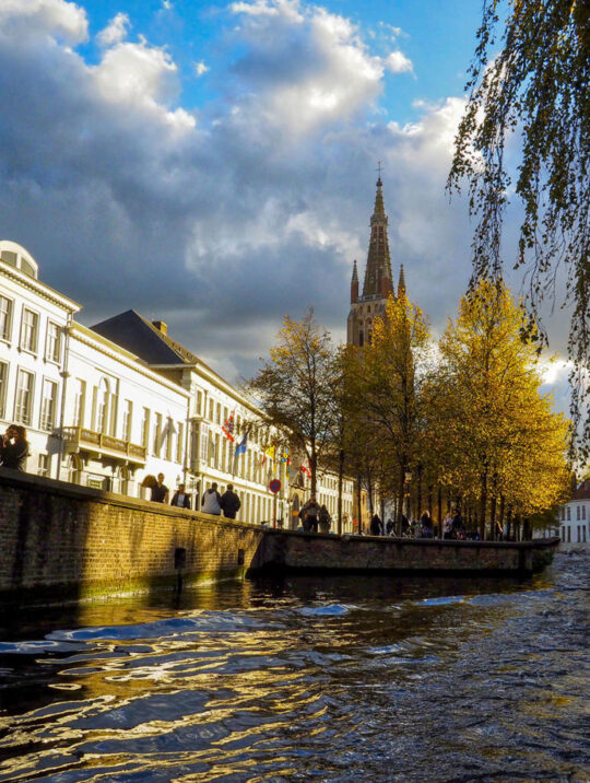 Brujas canales