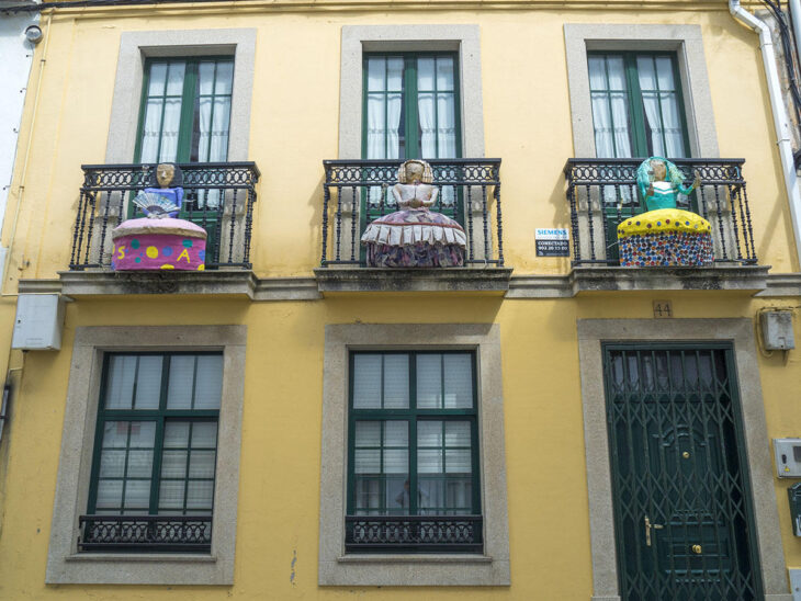Street Art dedicado a las Meninas en el barrio de Canido