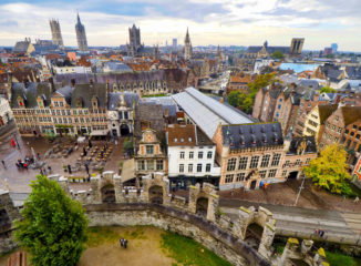 PANORÁMICA DE GANTE DESDE LO ALTO DE LA TORRE DEL CASTILLO DE GRAVENSTEEN.