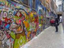 La calle Werregarenstraatje es un lienzo al aire libre para los artistas del grafiti.