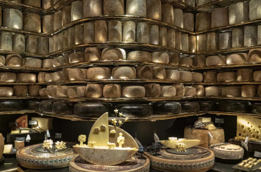 El buffet de queso más grande del mundo se presenta en el restaurante Les Grands Buffets de Narbona