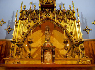 Altar con la imagen de la Virgen de Loreto
