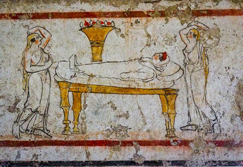 Losa pintadacon escenas de prothesis de la difunta en el lecho funebre museo de Paestum