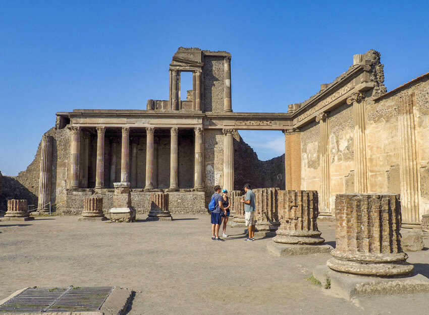 Pompeya Basílica al sud oeste del Foro