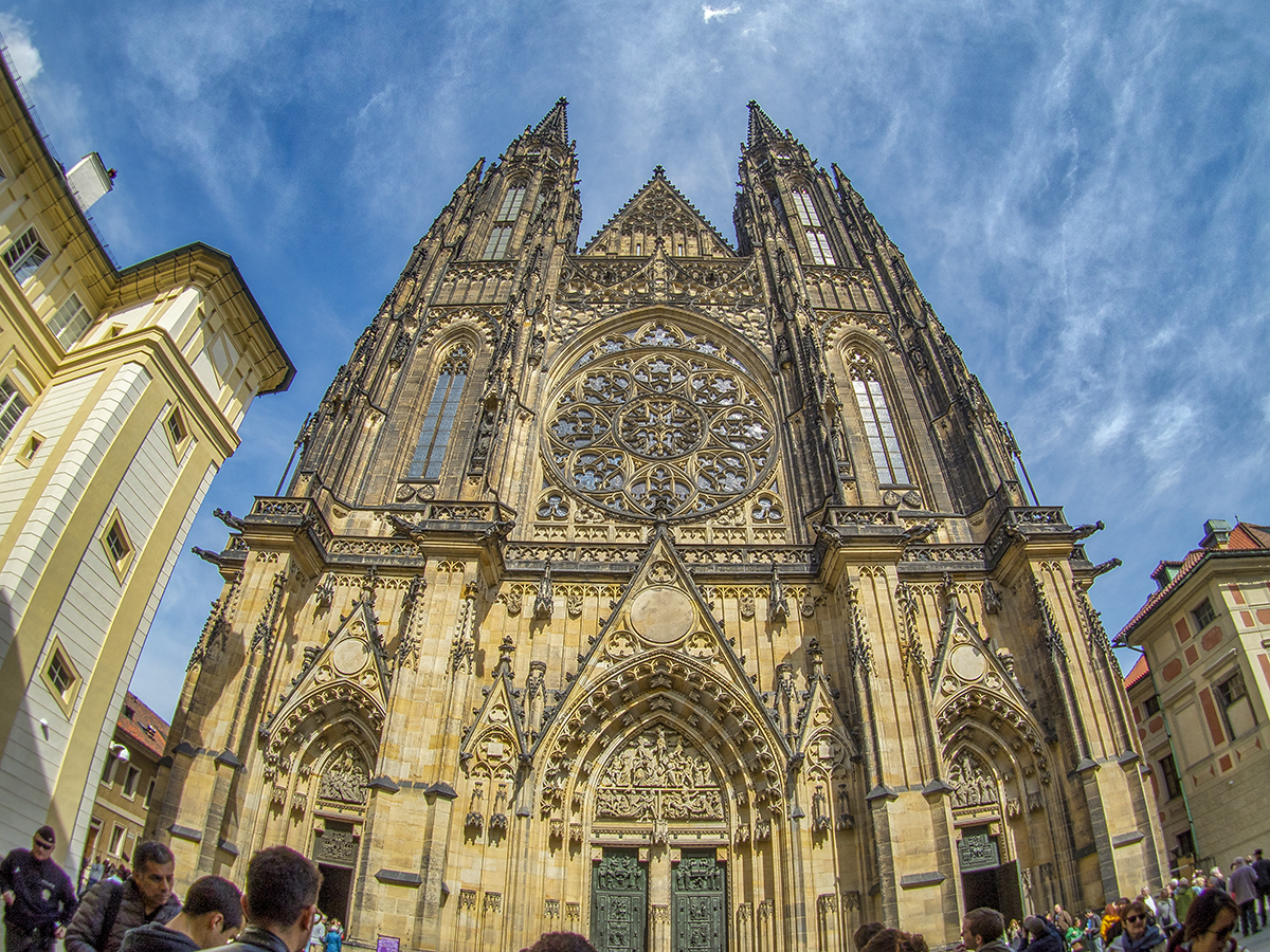 Fachada de la Catedral de San Vito